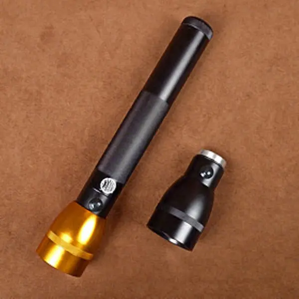 Adjustable-Focus 3D Cell Led Flashlight 1