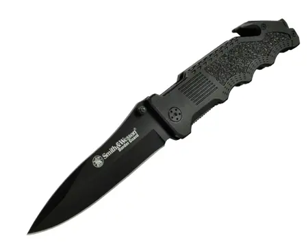 Smith & Wesson Border Guard 2 – Black Drop Point Blade 1