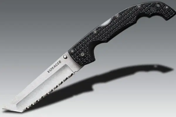 Voyager X Large Tanto Knife – Serrated Edge Variant 1