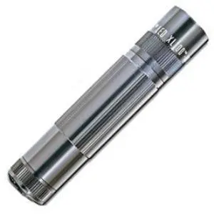 Xl100 High-Lumen Rechargeable Maglite Flashlight – Gray 1